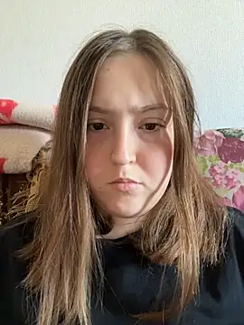 SWEATYBABY7: διαδικτυακό σόου στην κάμερα