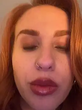 دردشة ChiaraVelvet الجنسية المباشرة