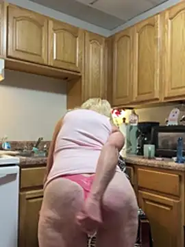 Goldie33 Show in webcam