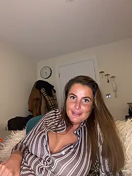 Chatroom XXX en direct de SweetSiennax