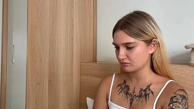 Show modela RochelDevitis na web-kameri