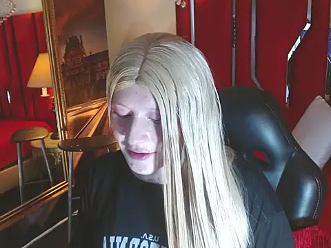 MEGANEVANS05 Show Webcam