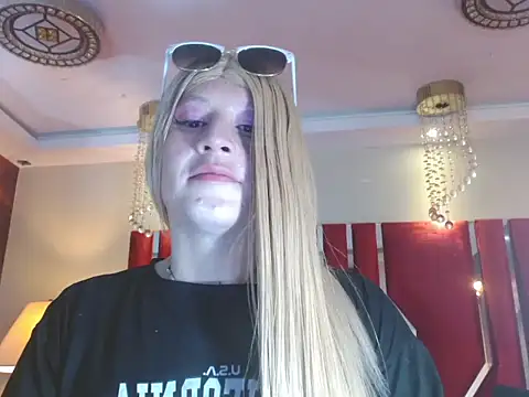 Show modela MEGANEVANS05 na web-kameri