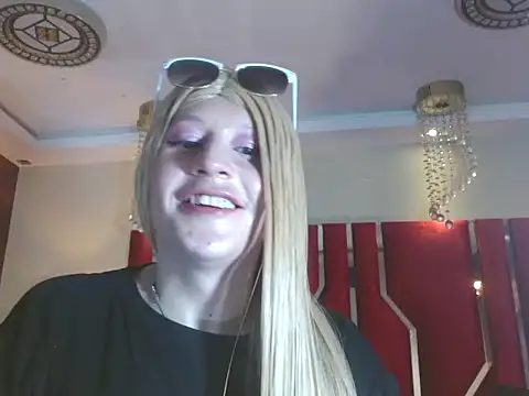 MEGANEVANS05 Show in webcam
