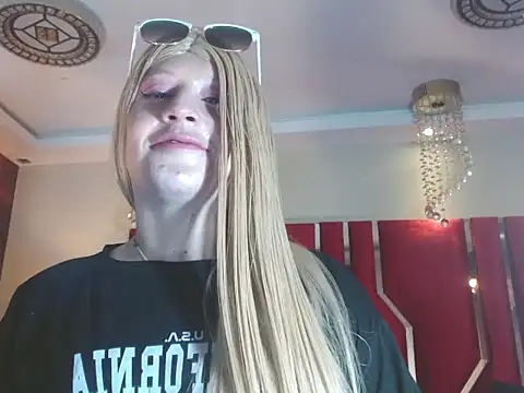 הופעת וובקאם של MEGANEVANS05