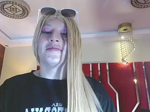 MEGANEVANS05's Webcam Show