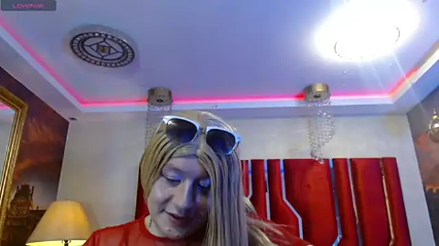 Show modela MEGANEVANS05 na web-kameri