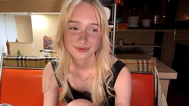 Blondilis' Live XXX Chat