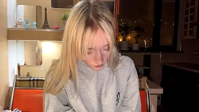 XXX chat uživo modela Blondilis