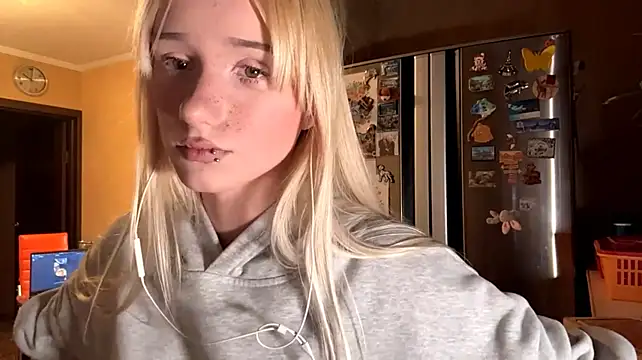 دردشة Blondilis الجنسية المباشرة