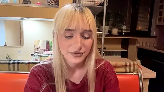 Blondilis' Webcam Show