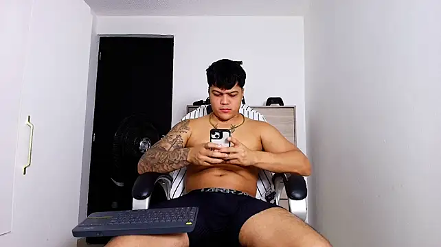 Show modela Sloganxxxx na web-kameri
