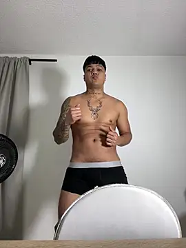 Sloganxxxx Show in webcam