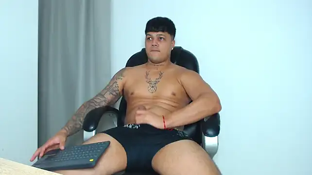 Show modela Sloganxxxx na web-kameri