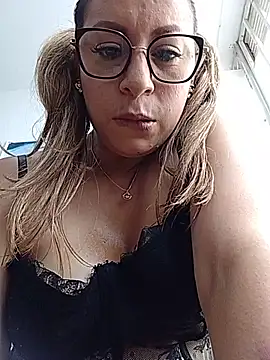 Dr-Kathy_23 Adlı Modelin Web Kamerası Şovu