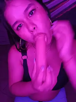 kikirouseln Live XXX chat