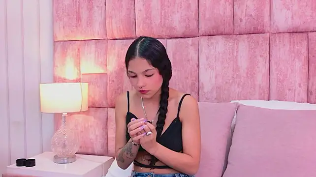 Chat XXX en directo de MiaLaure