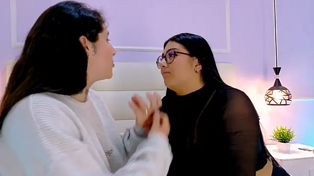 Emma_and_Tara 라이브 XXX 채팅
