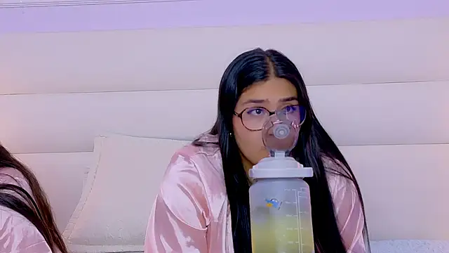 Emma_and_Tara webcam show