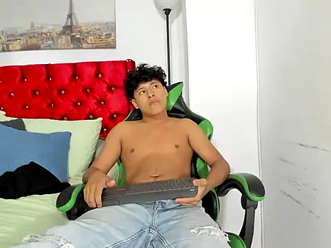 kristhofer_levis_ Show Webcam