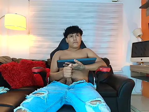 kristhofer_levis_n Webbikameraesitys