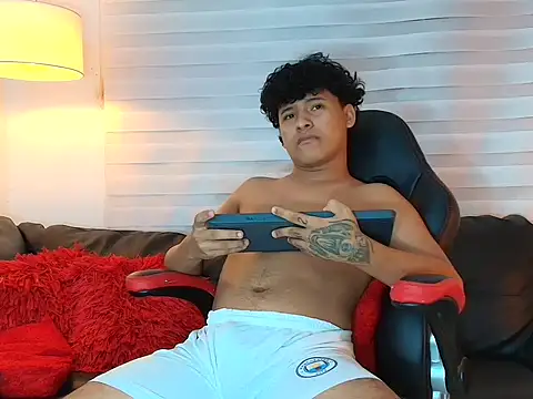kristhofer_levis_n Webbikameraesitys
