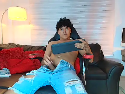 kristhofer_levis_ Show in webcam