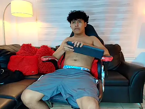 kristhofer_levis_ Show Webcam