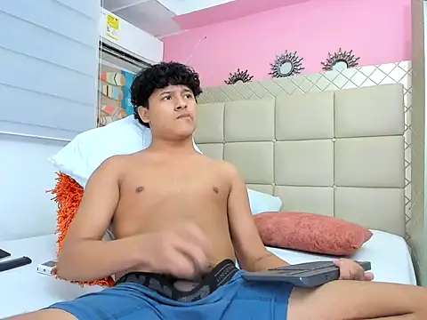 kristhofer_levis_ – webcam-show