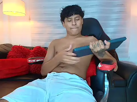 kristhofer_levis_n Webbikameraesitys