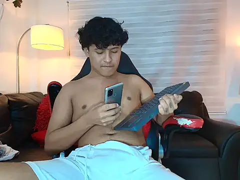kristhofer_levis_ Show in webcam