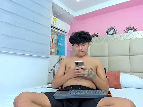 kristhofer_levis_ Pertunjukan Webcam