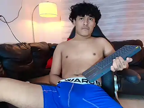 kristhofer_levis_ Pertunjukan Webcam