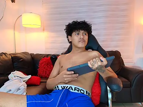 kristhofer_levis_ Show in webcam