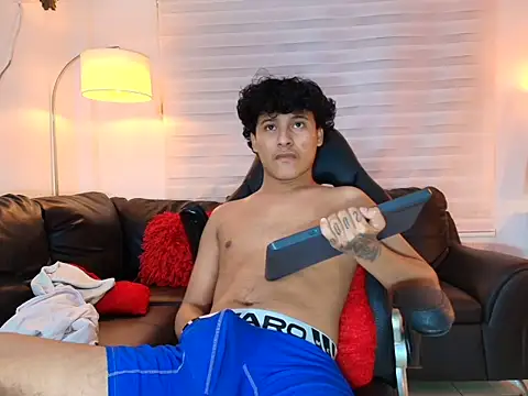kristhofer_levis_ Шоу с уебкамера