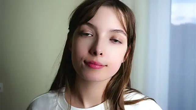 SharaHirstein Chat XXX in diretta