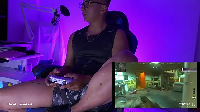 Derek_Jonesss Show in webcam