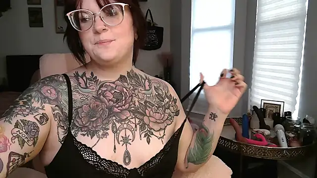 Pokazy przed kamerką – CherryPoppinsx