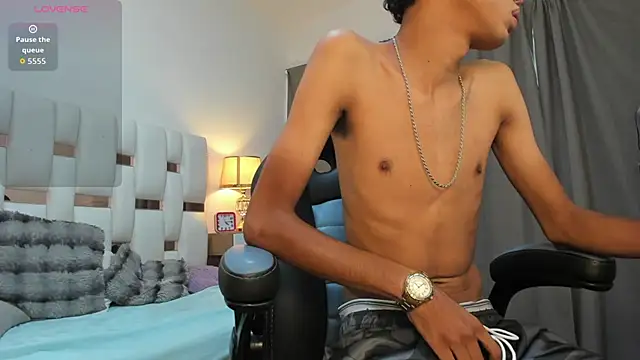damian_mendez441 Show Webcam