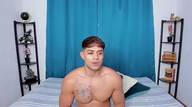 Show modela Luciano_nixon na web-kameri