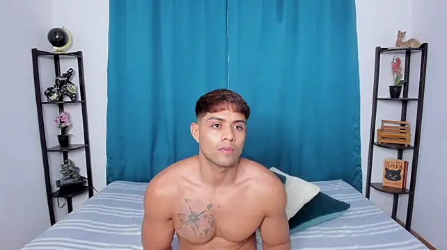 Luciano_nixon's Webcam Show
