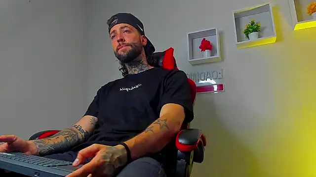 Show modela Nicolas_Overlord na web-kameri
