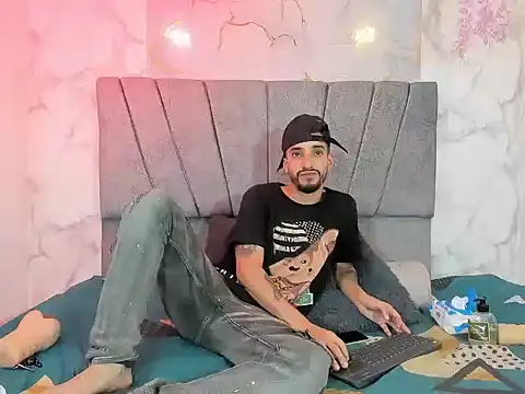 Tayler_ospina_ 网络视讯表演