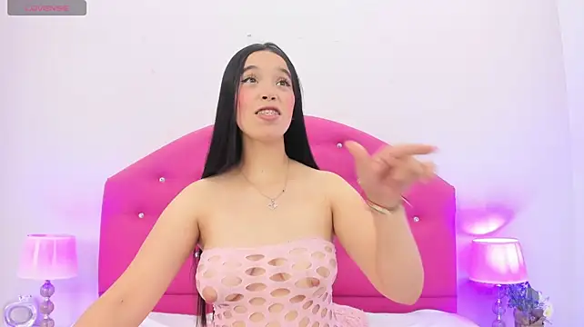 Show modela Summer_May na web-kameri