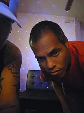 Show modela LetMeBeUrBadBoy na web-kameri