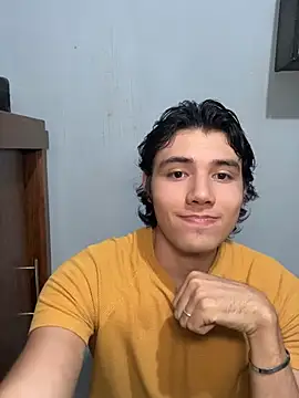 Show modela Aar_guts na web-kameri