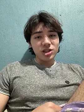 Show modela Aar_guts na web-kameri