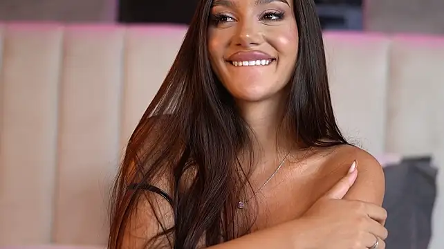NinaSolle Show in webcam