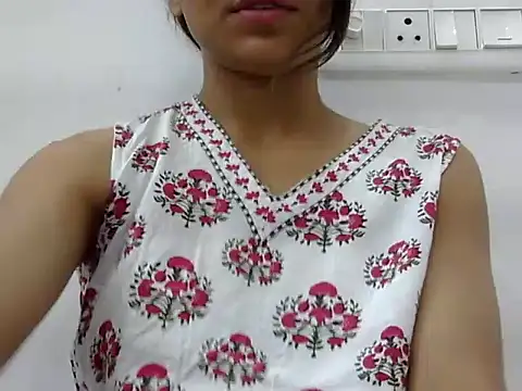 Rachna_T Adlı Modelin Canlı XXX Sohbeti