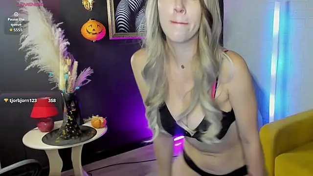 LunaSn0w1 Webcamshow